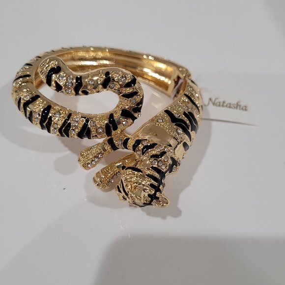 Stunning Natasha Tiger Bracelet. Sparkly. Gold Tone. New. - Picture 3 of 14